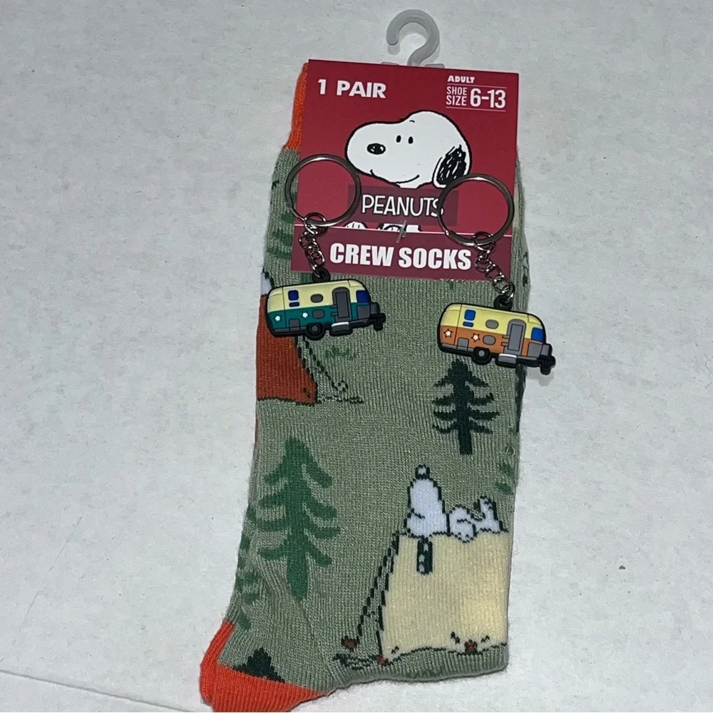 Peanuts Crew Socks, Snoopy Camping and 2 Camper Key Rings‎ New